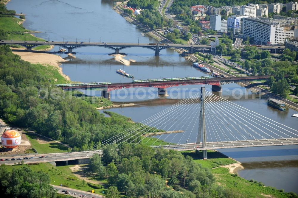 Aerial photograph Warschau / Warszawa - The cable-stayed bridge with names Swietokrzyski bridge or Holy Cross Bridge, a railway bridge and the Poniatowski bridge leading over the Vistula River in Warsaw in the Voivodeship Masovian in Poland