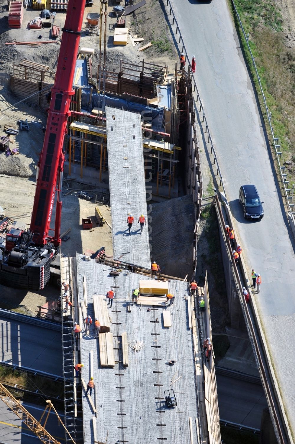 Aerial image Dittersdorf - Buildings and route of the motorway A9 motorway with four lanes now. Currently, reconstruction, expansion and new construction work is underway for the six-lane expansion of Highway 9 between Triptis and Schleiz by Wayss & Freytag Ingenieurbau and EUROVIA VINCI