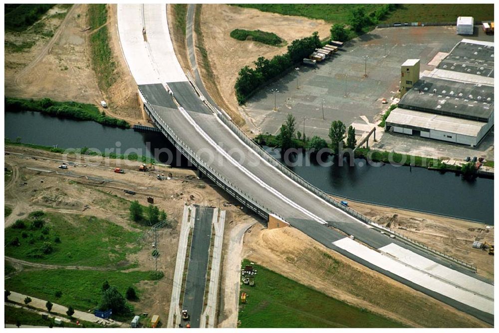 Aerial image Berlin Johannisthal - Brückenbau zur Stadtautobahn am Teltowkanal im Bereich des Hafens Rudow-Ost am Randes des Gelände des ehem Flugplatz Johannistal. Schälerbau Berlin GmbH