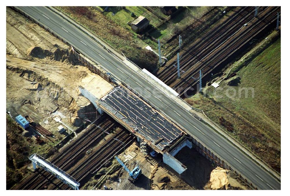 Aerial photograph Mahlow / Brandenburg - Blick auf die Baustelle der Schälerbau Berlin GmbH an der Ortsumfahrung Mahlow am Gewerbegebiet.