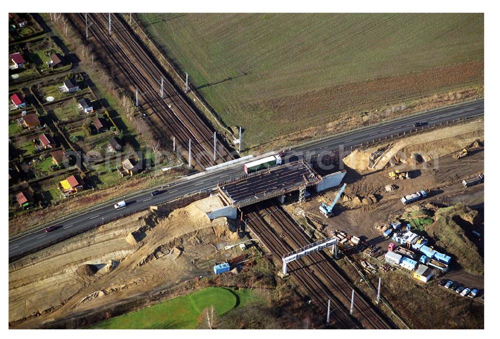 Mahlow / Brandenburg from the bird's eye view: Blick auf die Baustelle der Schälerbau Berlin GmbH an der Ortsumfahrung Mahlow am Gewerbegebiet.