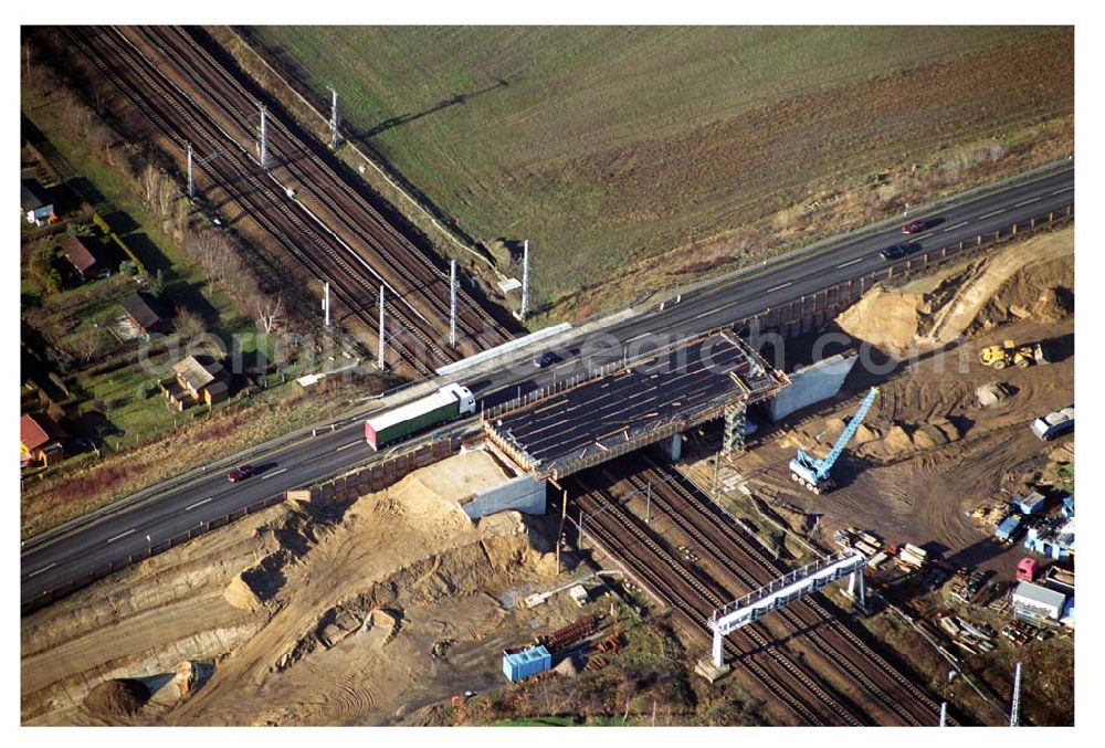 Mahlow / Brandenburg from the bird's eye view: Blick auf die Baustelle der Schälerbau Berlin GmbH an der Ortsumfahrung Mahlow am Gewerbegebiet.