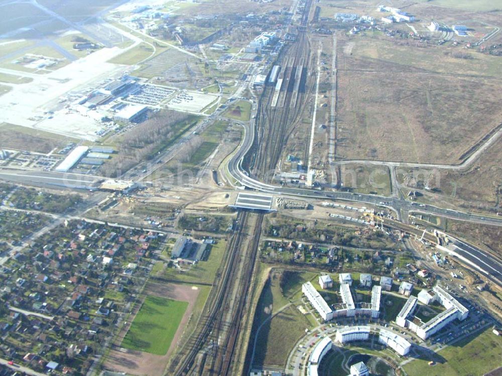 Schönefeld from above - Blick auf die fertig gestellte Zufahrtsbrücke am Stadtautobahnzubringer am S-Bahnhof Berlin-Schönefeld. Ein Projekt der Schälerbau Berlin GmbH.