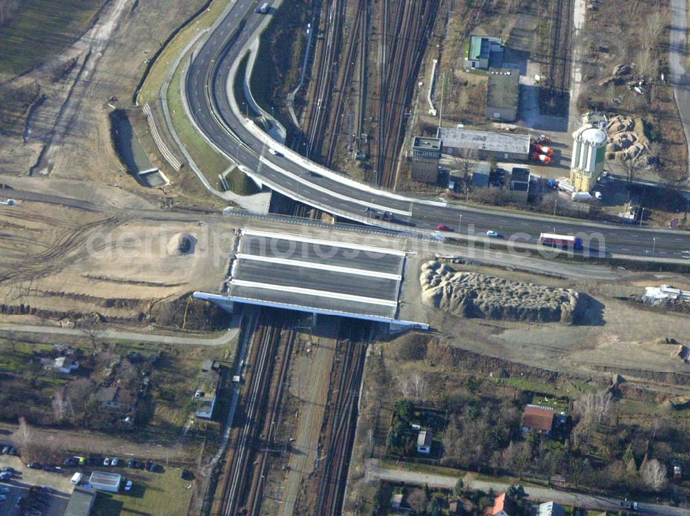 Schönefeld from above - Blick auf die fertig gestellte Zufahrtsbrücke am Stadtautobahnzubringer am S-Bahnhof Berlin-Schönefeld. Ein Projekt der Schälerbau Berlin GmbH.