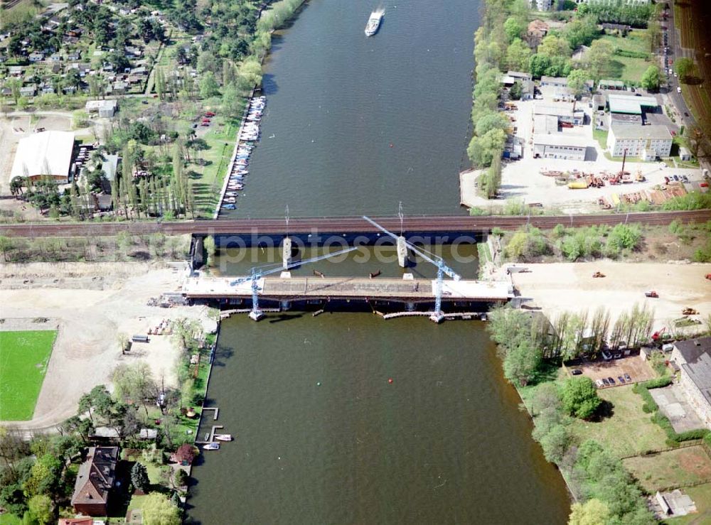 Aerial photograph Berlin - Köpenick - Brückenbau zwischen der Wuhlheide und Oberschöneweide in Berlin - Köpenick.