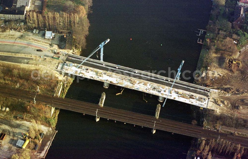 Aerial image Berlin - Köpenick - Brückenbau zwischen der Wuhlheide und Oberschöneweide in Berlin - Köpenick.