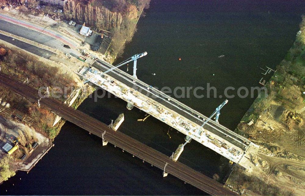 Aerial photograph Berlin - Köpenick - Brückenbau zwischen der Wuhlheide und Oberschöneweide in Berlin - Köpenick.