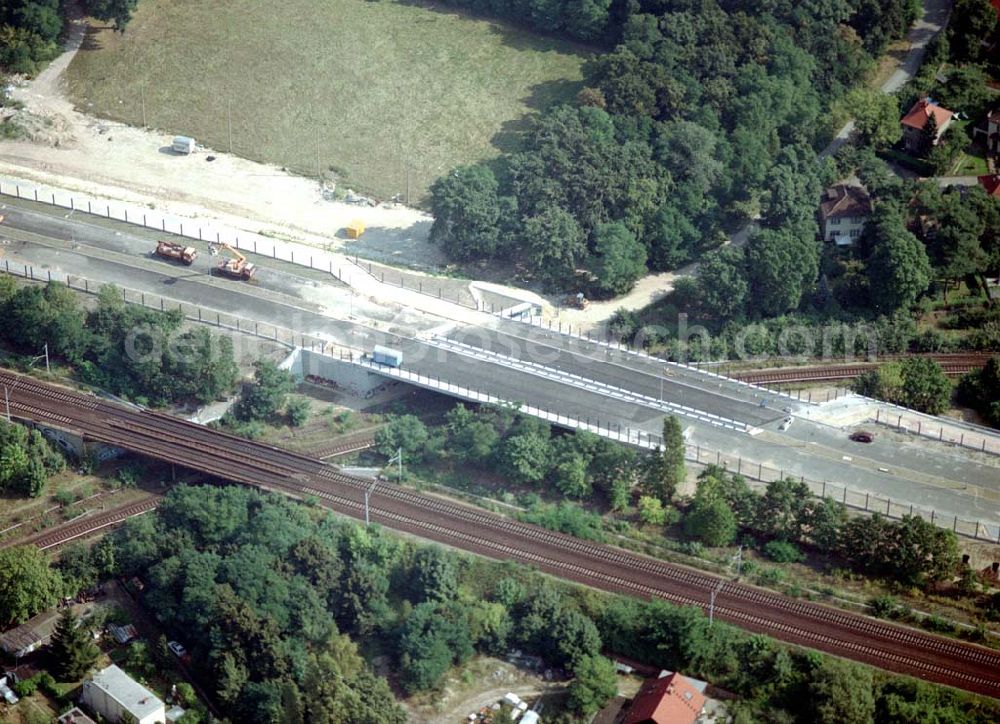 Berlin-Köpenick from the bird's eye view: Brückenbau zwischen der Wuhlheide und Oberschöneweide in Berlin - Köpenick.