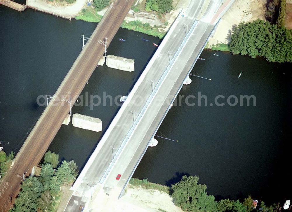 Aerial photograph Berlin-Köpenick - Brückenbau zwischen der Wuhlheide und Oberschöneweide in Berlin - Köpenick.