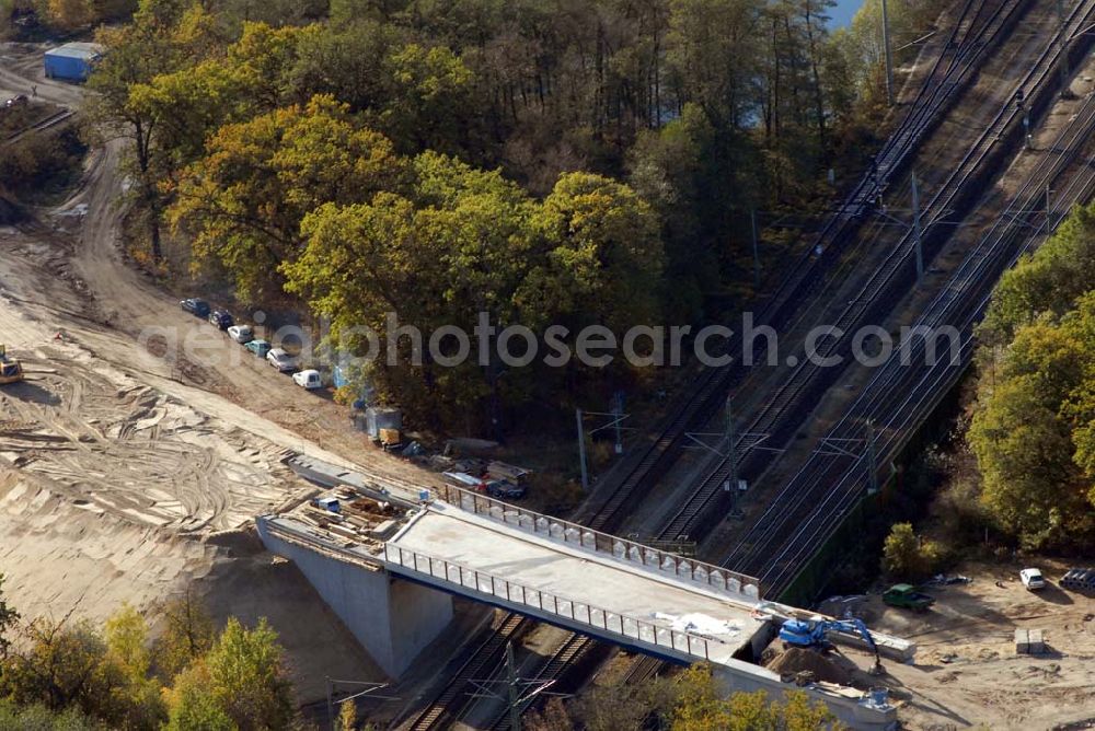 Aerial photograph Rathenow - Blick auf den Bau von Brückensegmenten an der Bahnlinie Berlin-Rathenow am südöstlichen Stadtrand von Rathenow durch die SCHÄLERBAU BERLIN GmbH. Kontakt: Schälerbau Berlin GmbH, Freiheit 10, 13597 Berlin, Telefon +49 (0)30 35 187 03; Mail: info@schaelerbau.de