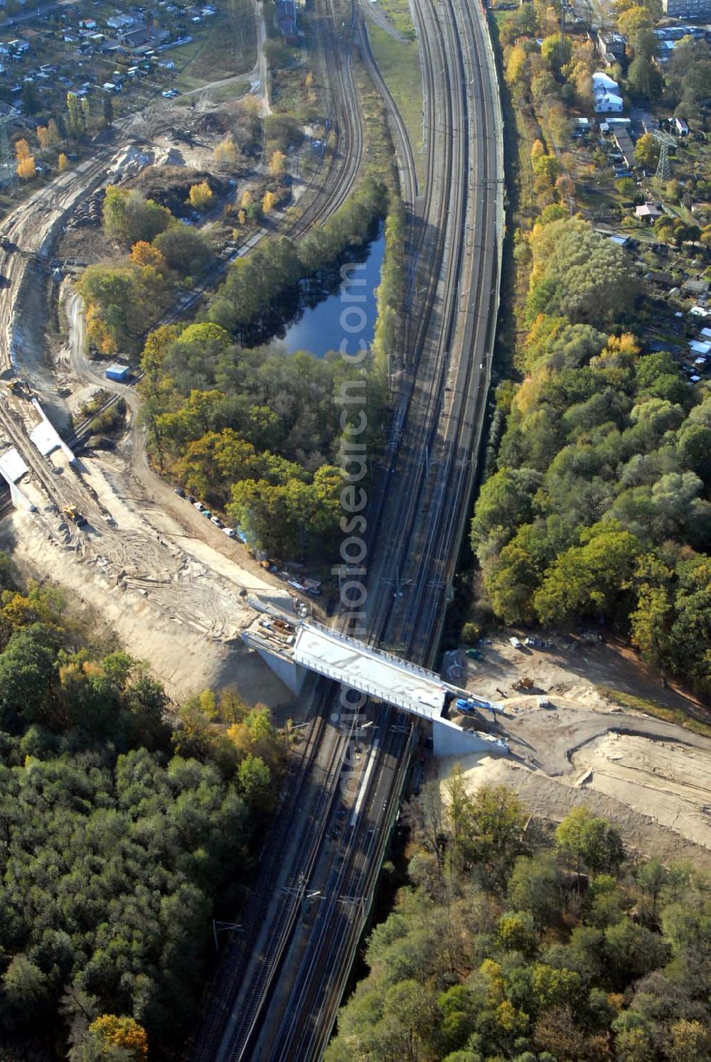 Aerial photograph Rathenow - Blick auf den Bau von Brückensegmenten an der Bahnlinie Berlin-Rathenow am südöstlichen Stadtrand von Rathenow durch die SCHÄLERBAU BERLIN GmbH. Kontakt: Schälerbau Berlin GmbH, Freiheit 10, 13597 Berlin, Telefon +49 (0)30 35 187 03; Mail: info@schaelerbau.de