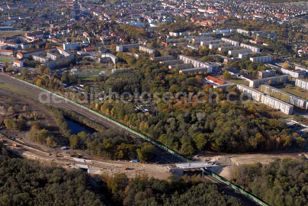 Rathenow from the bird's eye view: Blick auf den Bau von Brückensegmenten an der Bahnlinie Berlin-Rathenow am südöstlichen Stadtrand von Rathenow durch die SCHÄLERBAU BERLIN GmbH. Kontakt: Schälerbau Berlin GmbH, Freiheit 10, 13597 Berlin, Telefon +49 (0)30 35 187 03; Mail: info@schaelerbau.de