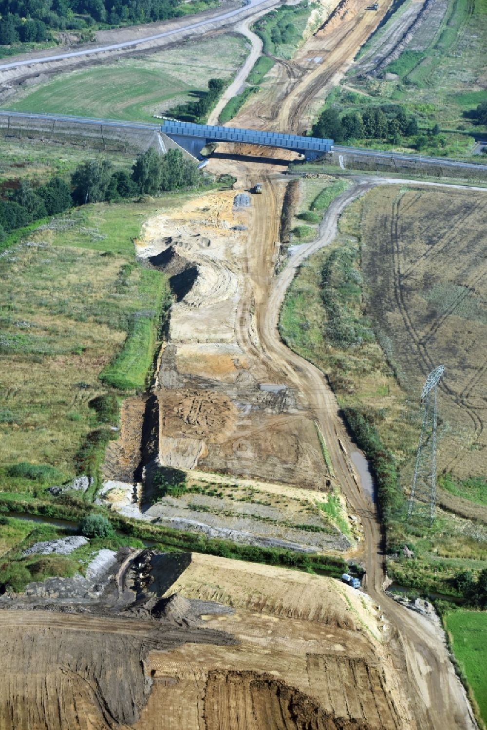 Aerial photograph Borna - Bridge over the creek Eula along the route and of the route of the highway route B95 to A72 motorway in Borna in the state Saxony