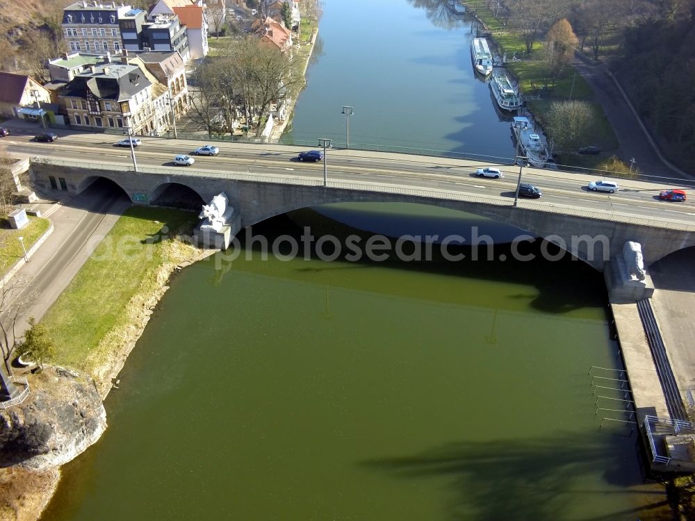 Halle / Saale from the bird's eye view: Residential area on the banks of the Saale in Kroellwitz district in Halle (Saale) in Saxony-Anhalt