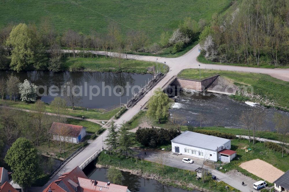 Aerial photograph Sömmerda - Road bridge construction Riedtorstrasse over the Unstrut in Soemmerda in the state Thuringia, Germany