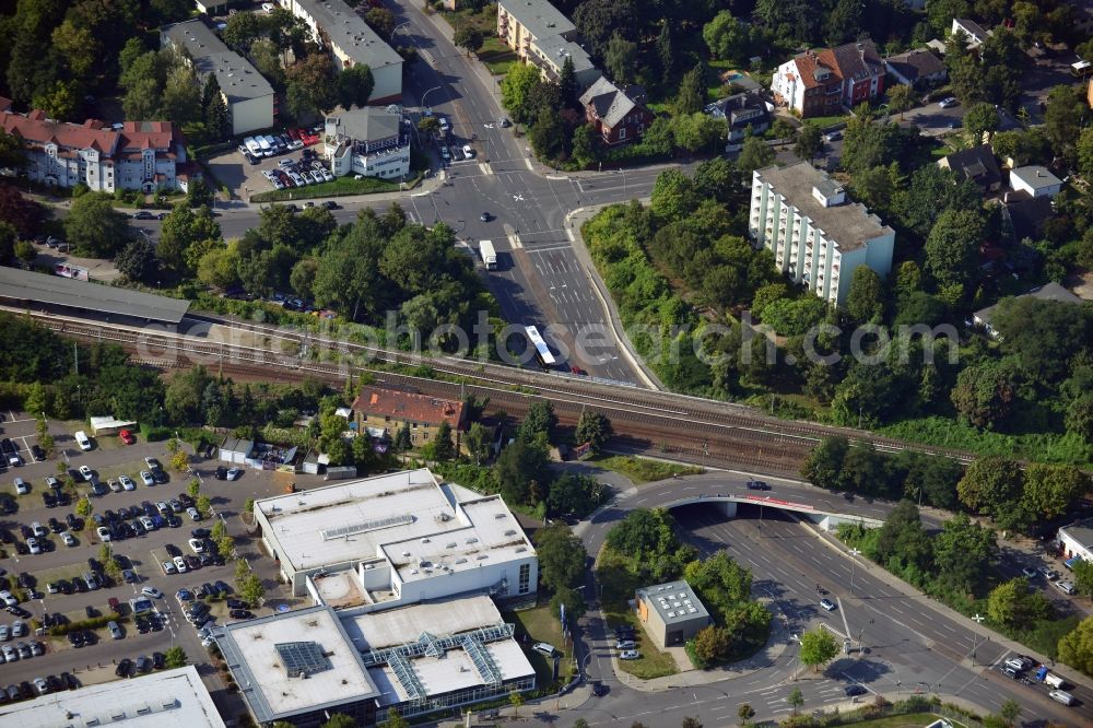 Berlin from above - Bridge structure at the federal road B101 / Marie Allee - Großbeerenstraße along the railway line to the station Marienfelde in Berlin