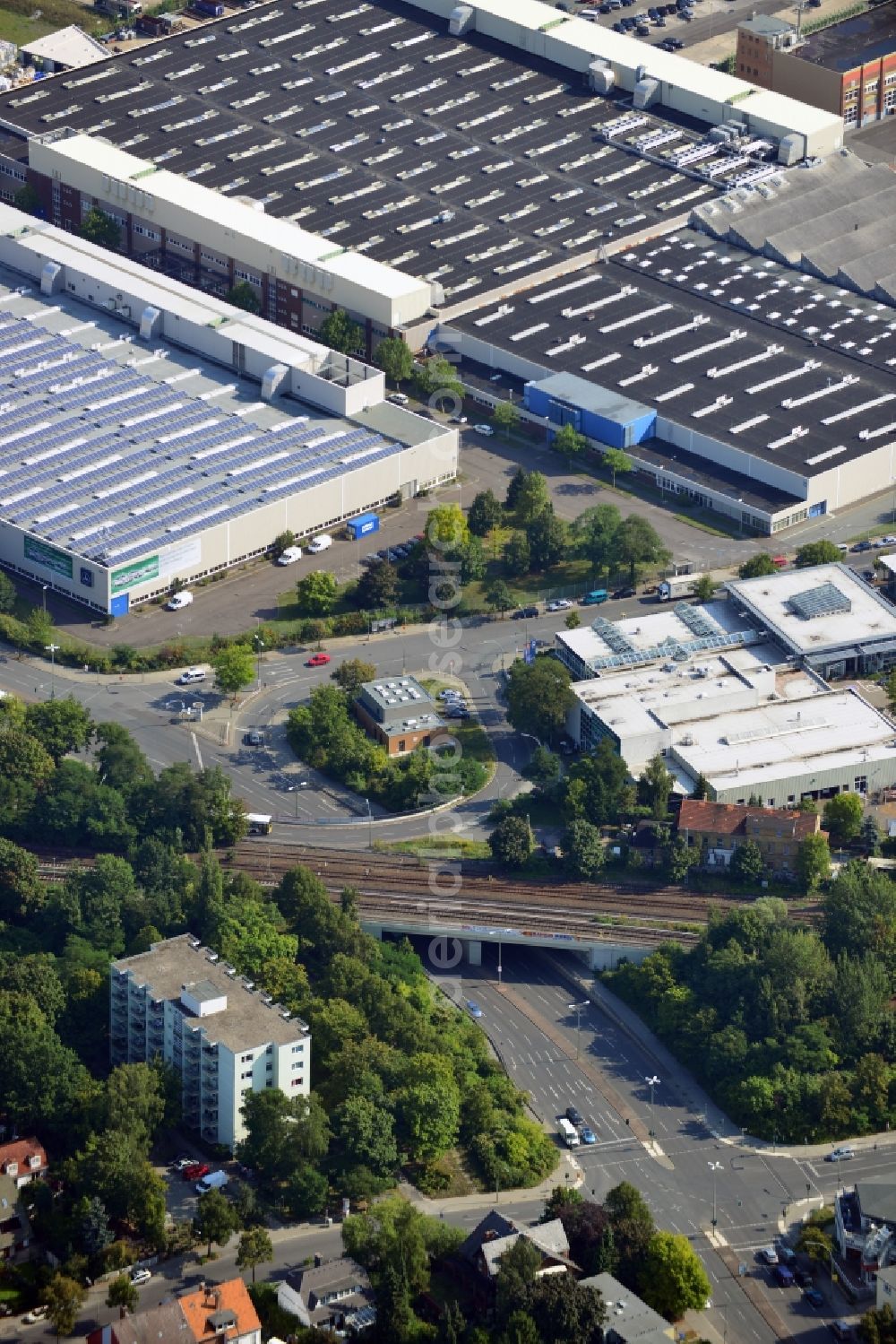 Aerial image Berlin - Bridge structure at the federal road B101 / Marie Allee - Großbeerenstraße along the railway line to the station Marienfelde in Berlin