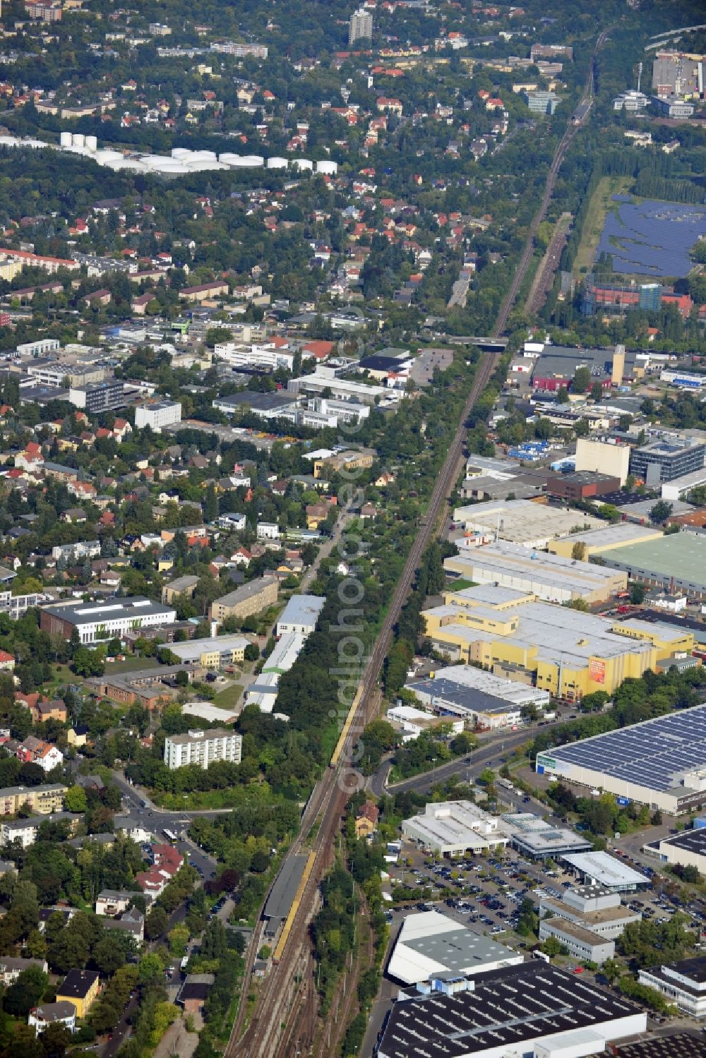 Aerial image Berlin - Bridge structure at the federal road B101 / Marie Allee - Großbeerenstraße along the railway line to the station Marienfelde in Berlin