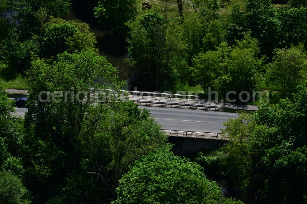 Aerial image Dunkelforth - Dunkelforth bridge over the Roßdorfer Altkanal in Dunkelforth in Brandenburg