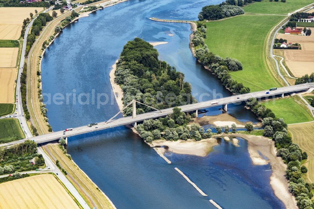 Aerial image Metten - Road bridge construction along the A3 about the Donau in Metten in the state Bavaria, Germany