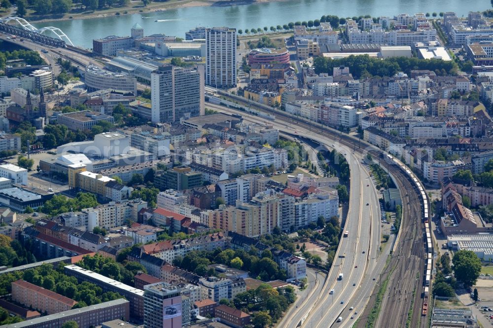 Ludwigshafen am Rhein from the bird's eye view: Road - bridge construction along the A-Road 37 above the tracks of the Deutsche Bahn in Ludwigshafen am Rhein in the state Rhineland-Palatinate