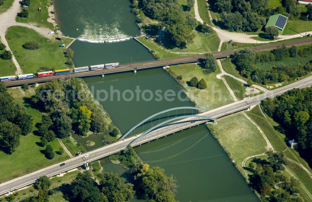 Aerial photograph Plattling - Road bridge construction along of Bundesstrassrasse 8 ( Isarbruecke ) in Plattling in the state Bavaria, Germany