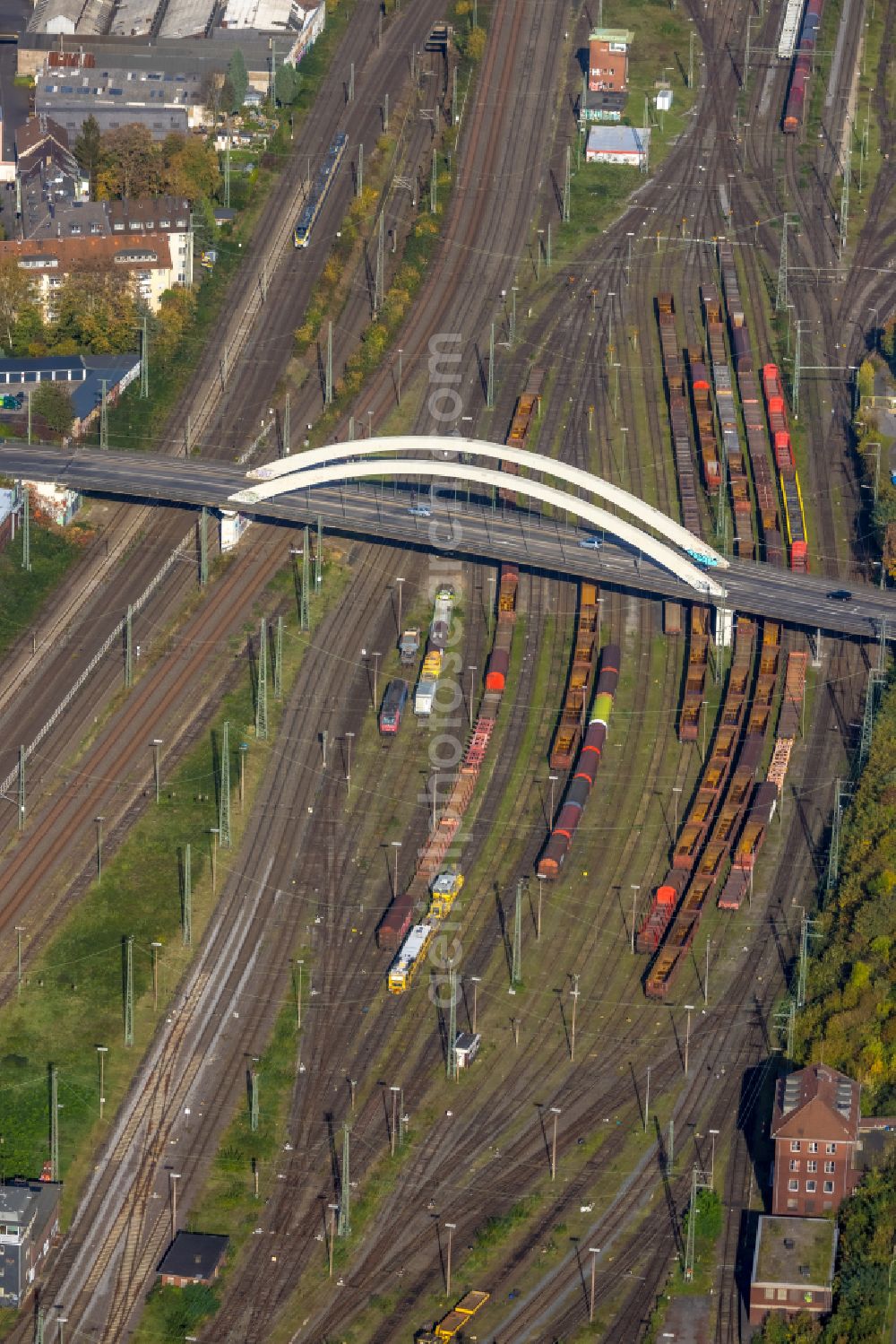 Hagen from the bird's eye view: Road bridge construction along the Fuhrparkstrasse over the railway tracks in Hagen in the state of North Rhine-Westphalia, Germany