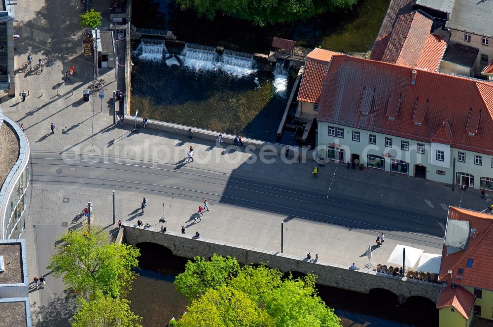 Erfurt from the bird's eye view: Road bridge construction Schloesserbruecke along of Gera in the district Altstadt in Erfurt in the state Thuringia, Germany