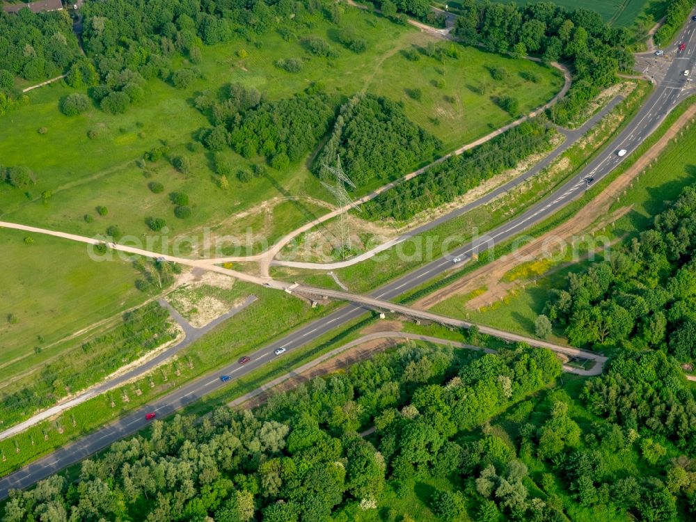 Gelsenkirchen from the bird's eye view: Road bridge construction along the Hattinger Strasse in Gelsenkirchen in the state North Rhine-Westphalia, Germany