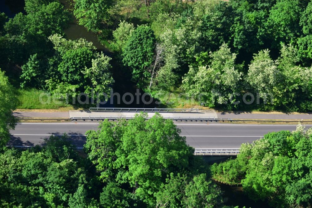 Aerial image Dunkelforth - Road bridge construction along the Landstrasse - Bundesstrasse B1 in Dunkelforth in the state Saxony-Anhalt