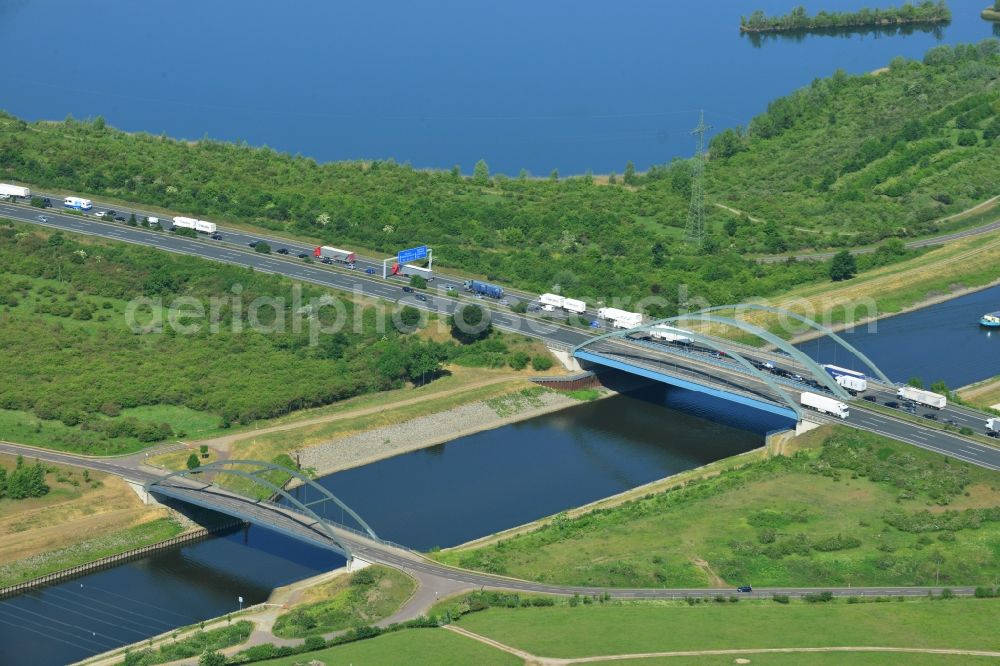 Aerial image Magdeburg - Road bridge construction along the Ufer the descent channel Rothensee on Glindenberger way in Magdeburg in the state Saxony-Anhalt