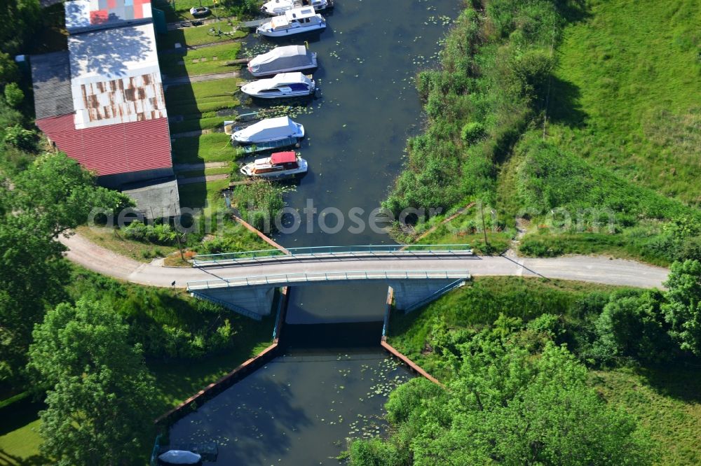 Aerial photograph Genthin - Road bridge construction along the Banks of the connecting channel at Inselweg in Genthin in the state Saxony-Anhalt