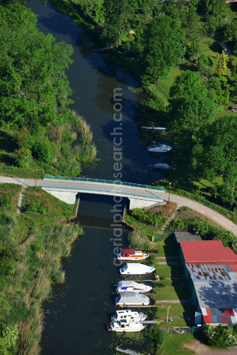 Aerial photograph Genthin - Road bridge construction along the Banks of the connecting channel at Inselweg in Genthin in the state Saxony-Anhalt