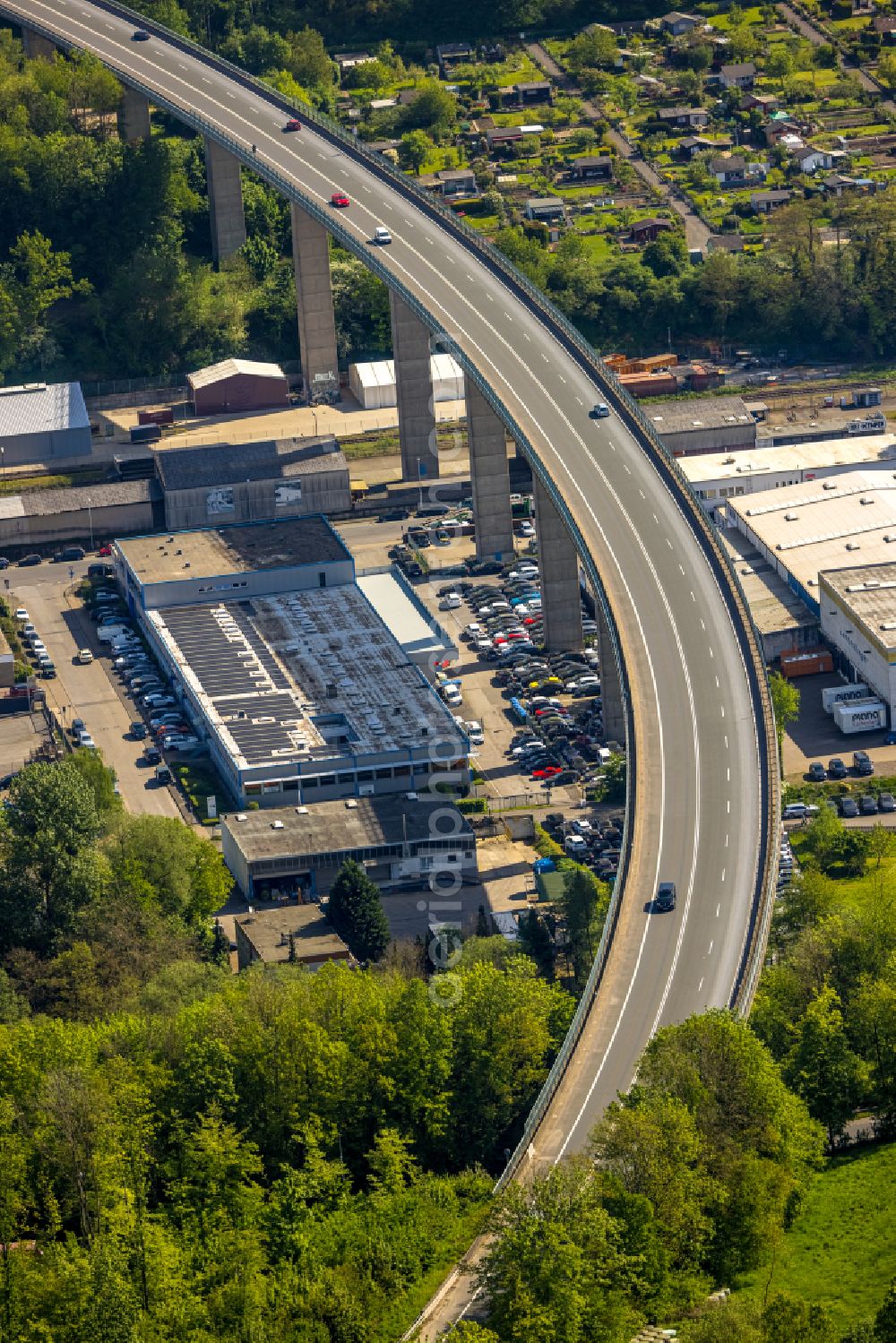 Hagen from the bird's eye view: Road bridge construction along the Volmeabstieg in Hagen in the state North Rhine-Westphalia, Germany