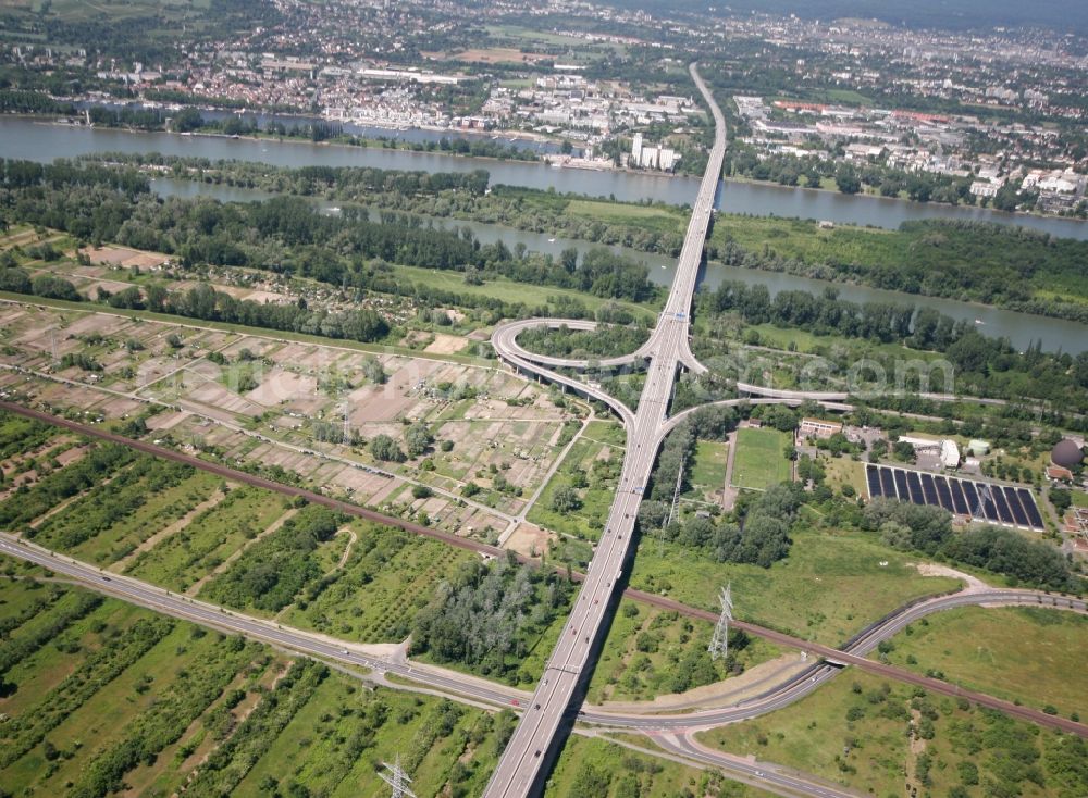 Mainz Mombach from the bird's eye view: Highway A 642 between Mainz Mombach in Rhineland Palatinate and Wiesbaden Schierstein