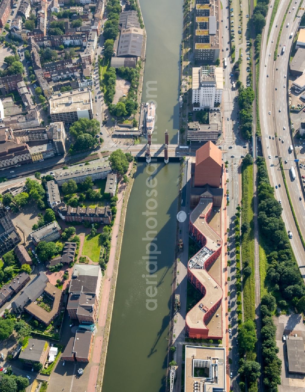 Aerial photograph Duisburg - Bridge construction - Schwanentor of the inner port channel in Duisburg in North Rhine-Westphalia