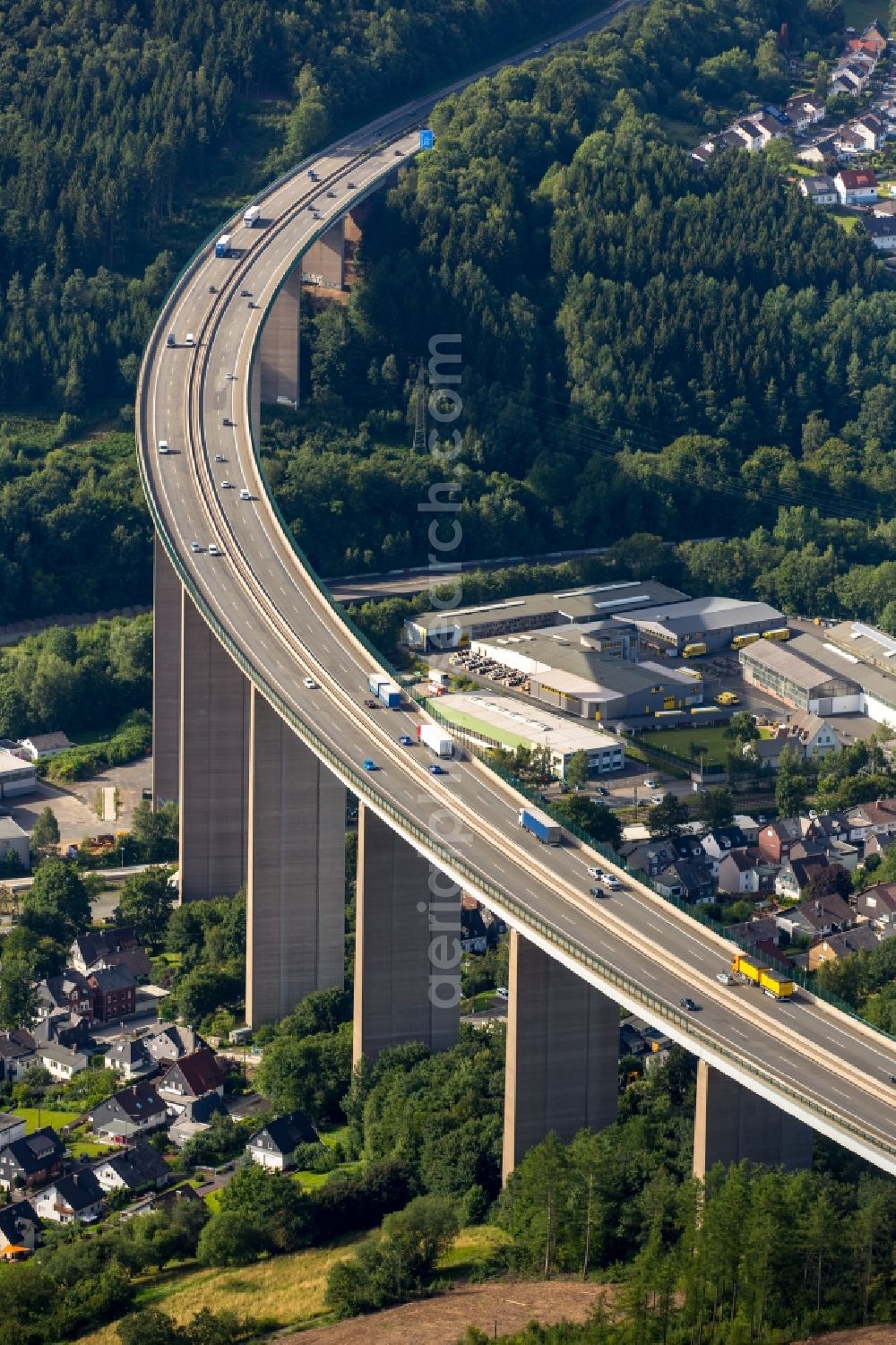 Siegen from the bird's eye view: Road bridge construction as part of the european route E40 / federal motorway A45 in Siegen in the state North Rhine-Westphalia