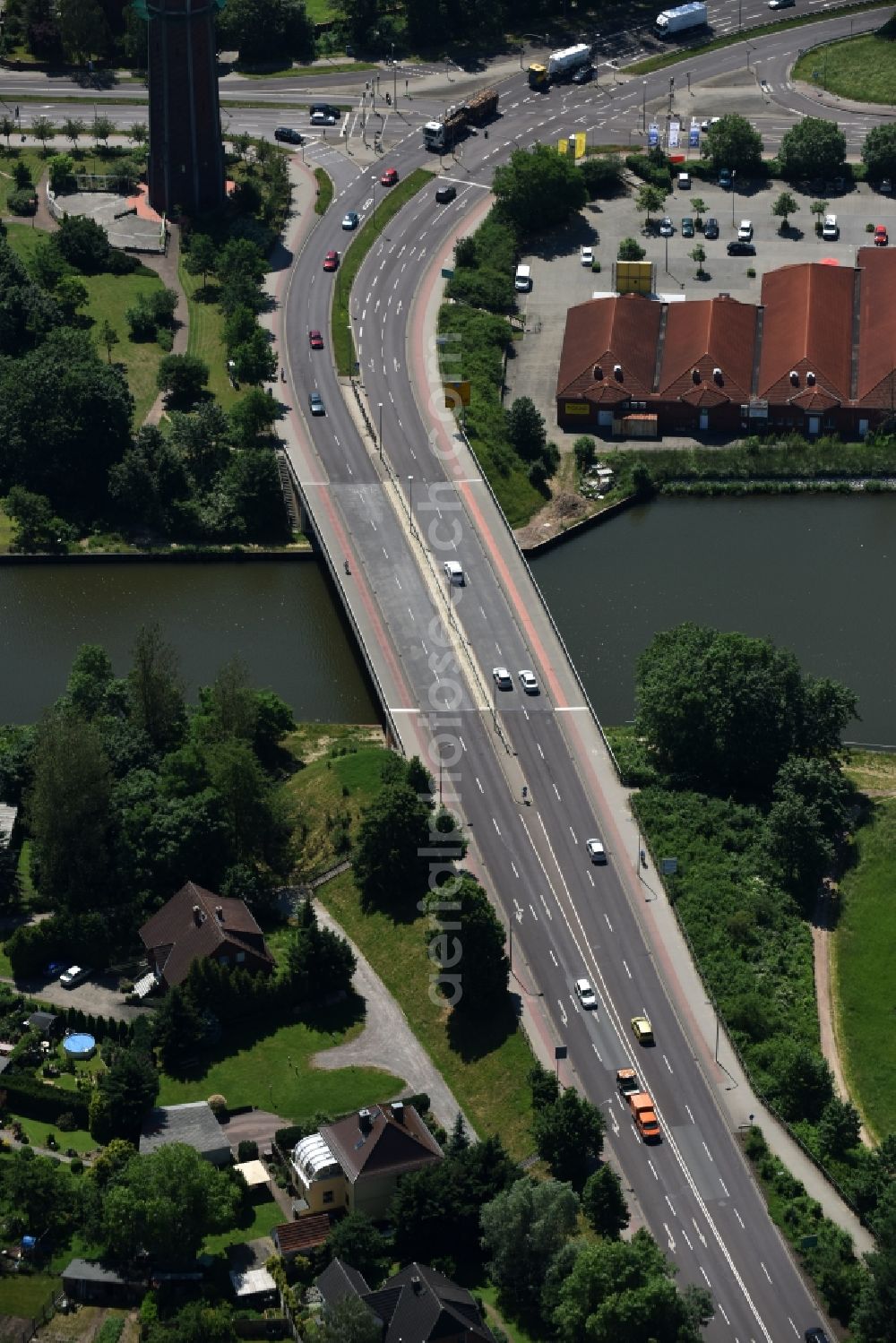 Genthin from the bird's eye view: Strassenbruecke Genthin road bridge across the Elbe-Havel-Canal in Genthin in the state of Saxony-Anhalt. The federal road B 107 takes its course across the bridge between Genthin and Altenplathow