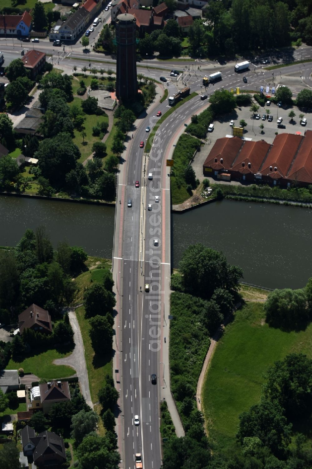 Aerial photograph Genthin - Strassenbruecke Genthin road bridge across the Elbe-Havel-Canal in Genthin in the state of Saxony-Anhalt. The federal road B 107 takes its course across the bridge between Genthin and Altenplathow