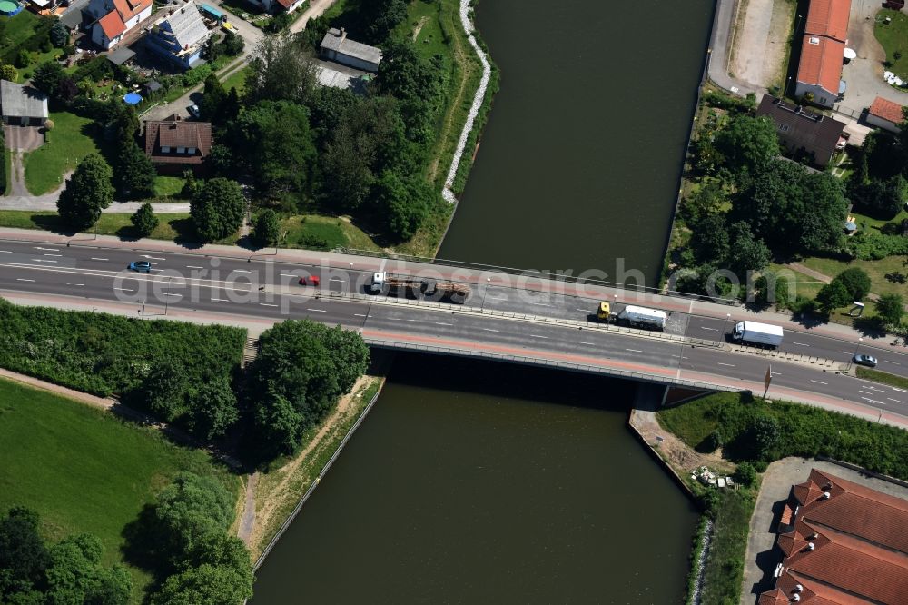 Genthin from above - Strassenbruecke Genthin road bridge across the Elbe-Havel-Canal in Genthin in the state of Saxony-Anhalt. The federal road B 107 takes its course across the bridge between Genthin and Altenplathow