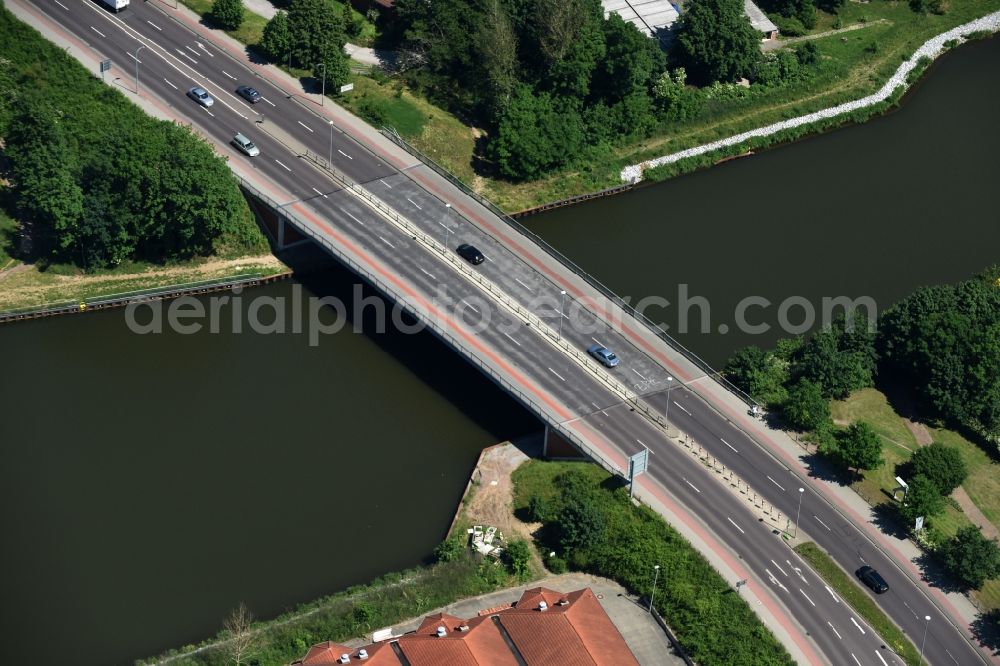 Aerial photograph Genthin - Strassenbruecke Genthin road bridge across the Elbe-Havel-Canal in Genthin in the state of Saxony-Anhalt. The federal road B 107 takes its course across the bridge between Genthin and Altenplathow