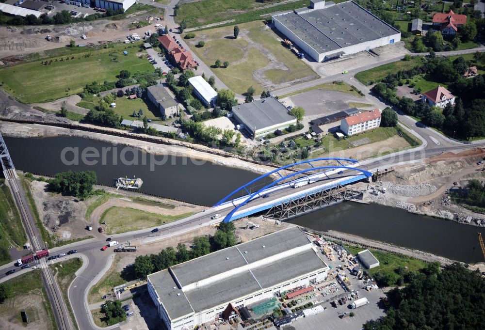 Genthin from above - Friedensbrücke / Brücke des Friedens Brückenbauwerk B16. Die Brücke überführt den Elbe-Havel-Kanal bei km 364,229. Ein Projekt des WSV: Wasserstraßen-Neubauamt Magdeburg, 39106 Magdeburg, Tel. +49(0)391 535-0, email: wna-magdeburg@wsv.bund.de Peace Bridge Friedensbruecke over the Elbe-Havel-Canal.