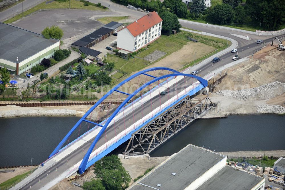 Aerial image Genthin - Friedensbrücke / Brücke des Friedens Brückenbauwerk B16. Die Brücke überführt den Elbe-Havel-Kanal bei km 364,229. Ein Projekt des WSV: Wasserstraßen-Neubauamt Magdeburg, 39106 Magdeburg, Tel. +49(0)391 535-0, email: wna-magdeburg@wsv.bund.de Peace Bridge Friedensbruecke over the Elbe-Havel-Canal.