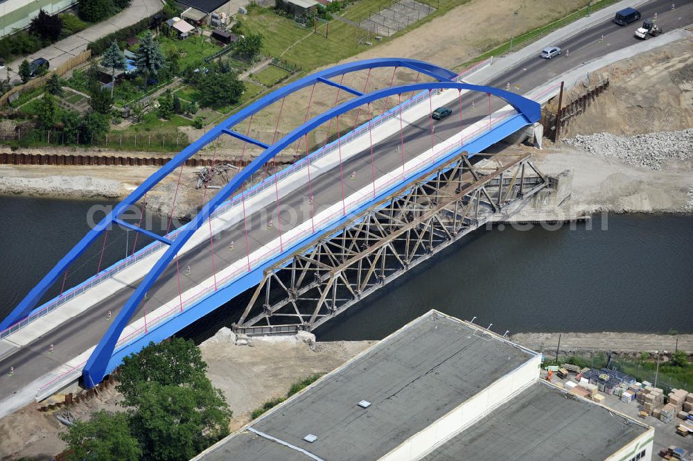 Aerial photograph Genthin - Friedensbrücke / Brücke des Friedens Brückenbauwerk B16. Die Brücke überführt den Elbe-Havel-Kanal bei km 364,229. Ein Projekt des WSV: Wasserstraßen-Neubauamt Magdeburg, 39106 Magdeburg, Tel. +49(0)391 535-0, email: wna-magdeburg@wsv.bund.de Peace Bridge Friedensbruecke over the Elbe-Havel-Canal.