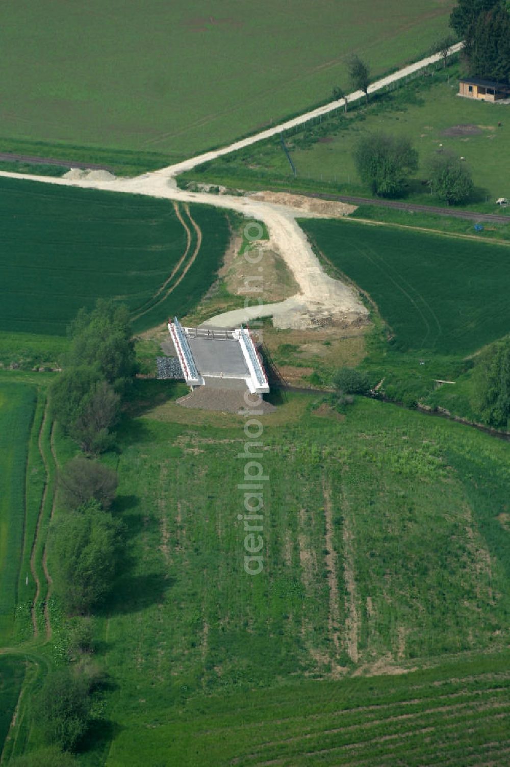 Sebexen from above - Blick auf Brückenneubauten entlang der neuen Ortsumgehung Sebexen - Osterbruch in Niedersachsen durch die EUROVIA Gruppe. View new bridges along the new bypass street of Sebexen - Osterbruch in Lower Saxony by the EUROVIA group.