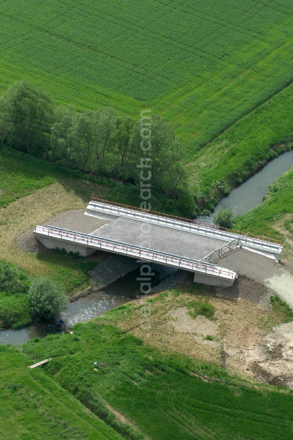 Sebexen from the bird's eye view: Blick auf Brückenneubauten entlang der neuen Ortsumgehung Sebexen - Osterbruch in Niedersachsen durch die EUROVIA Gruppe. View new bridges along the new bypass street of Sebexen - Osterbruch in Lower Saxony by the EUROVIA group.