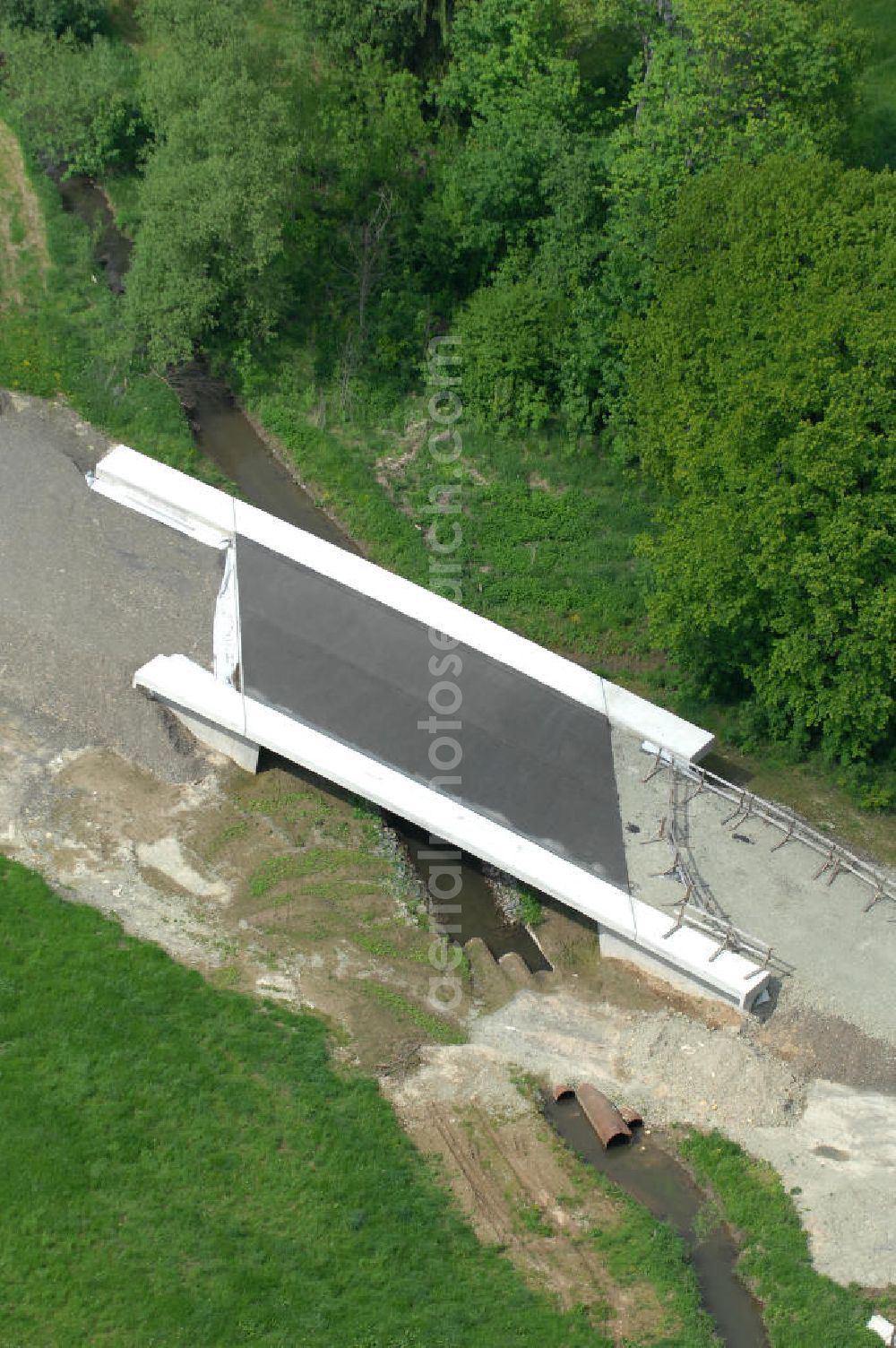 Sebexen from the bird's eye view: Blick auf Brückenneubauten entlang der neuen Ortsumgehung Sebexen - Osterbruch in Niedersachsen durch die EUROVIA Gruppe. View new bridges along the new bypass street of Sebexen - Osterbruch in Lower Saxony by the EUROVIA group.