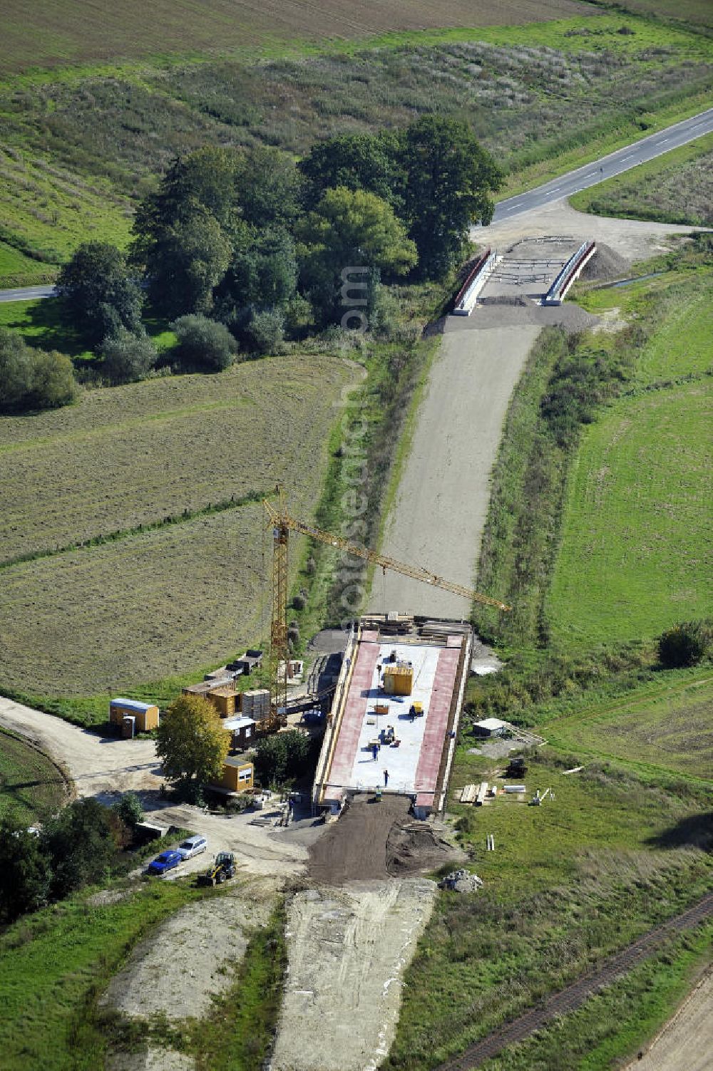 Sebexen from the bird's eye view: Blick auf Brückenneubauten entlang der neuen Ortsumgehung Sebexen - Osterbruch in Niedersachsen durch die EUROVIA Gruppe. View new bridges along the new bypass street of Sebexen - Osterbruch in Lower Saxony by the EUROVIA group.