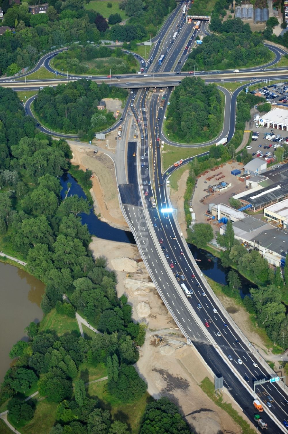 Aerial image Braunschweig - View of the implementation and expansion of the motorway junction Brunswick-southwest along the freeway A29 / A 395 in Lower Saxony. The construction company EUROVIA built here are some new bridges. Owner is the Lower Saxony state authorities for road construction and transport