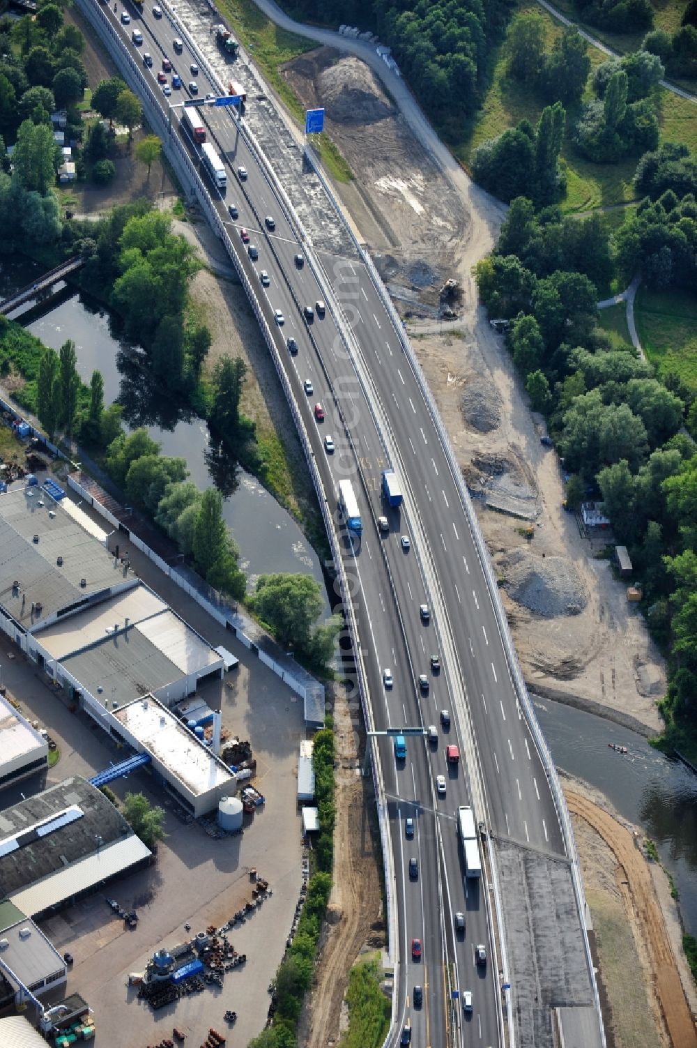 Braunschweig from above - View of the implementation and expansion of the motorway junction Brunswick-southwest along the freeway A29 / A 395 in Lower Saxony. The construction company EUROVIA built here are some new bridges. Owner is the Lower Saxony state authorities for road construction and transport